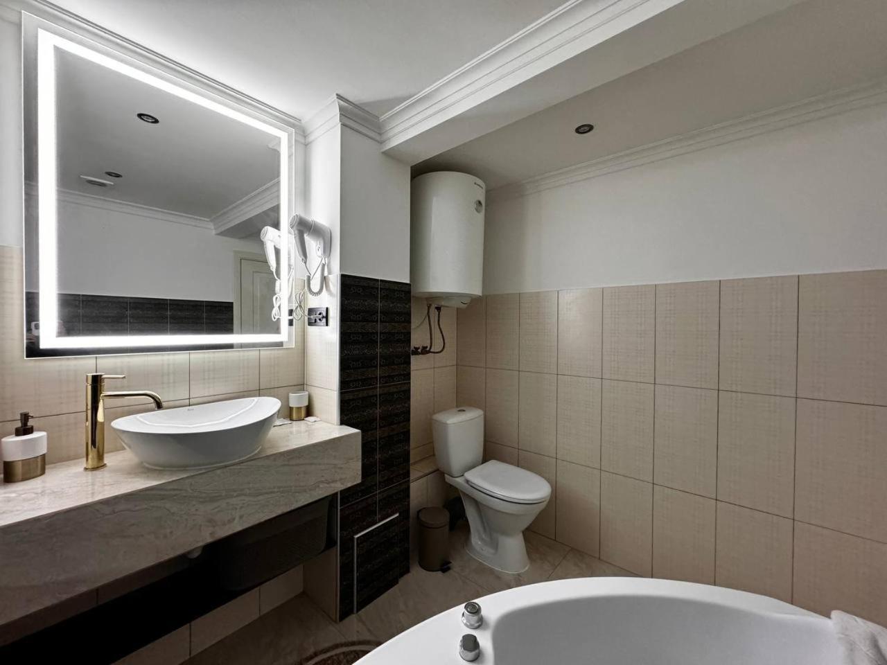 Deribasivska 10 Luxury Apartment Одеса Екстериор снимка