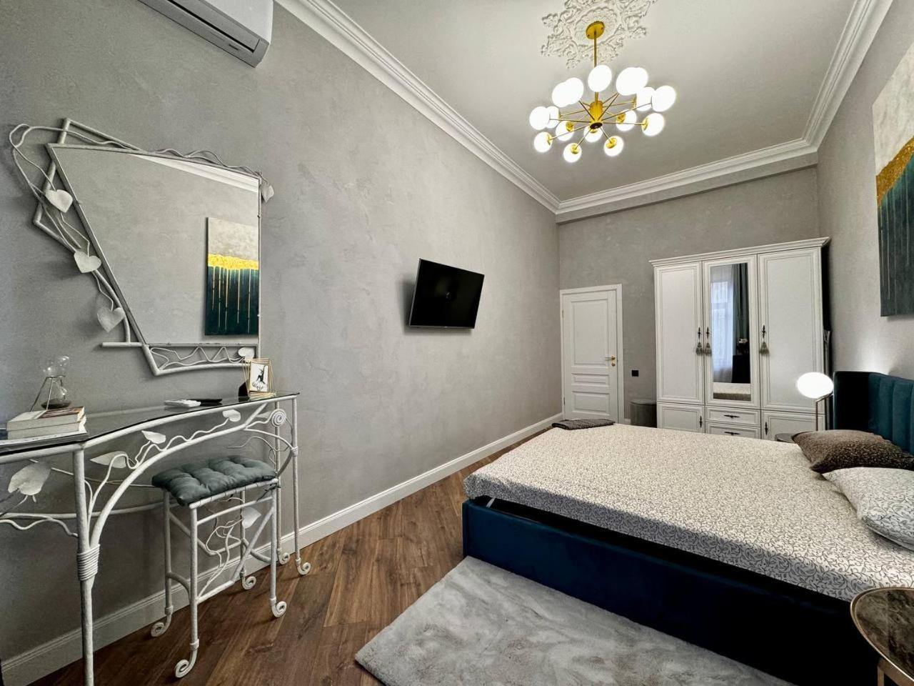 Deribasivska 10 Luxury Apartment Одеса Екстериор снимка